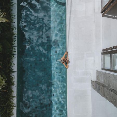 Aster Villa Seminyak Exteriör bild