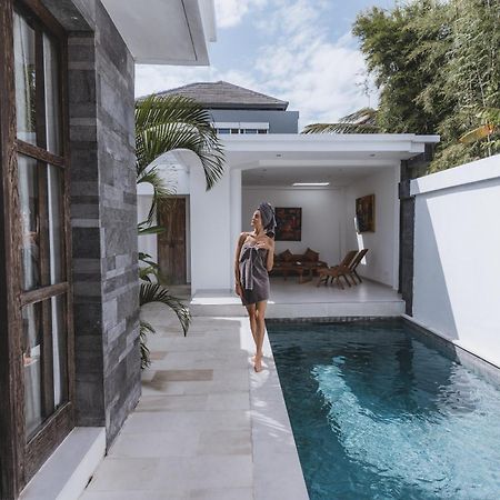 Aster Villa Seminyak Exteriör bild