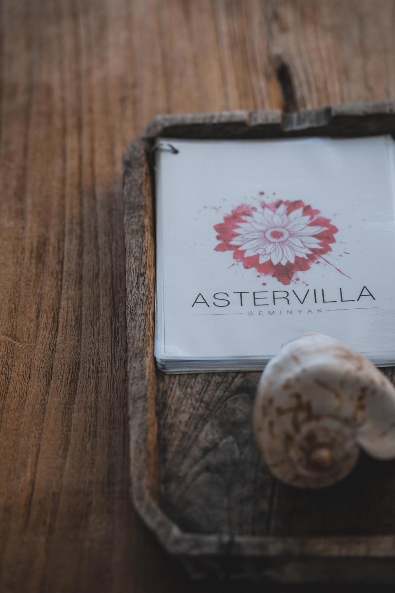 Aster Villa Seminyak Exteriör bild