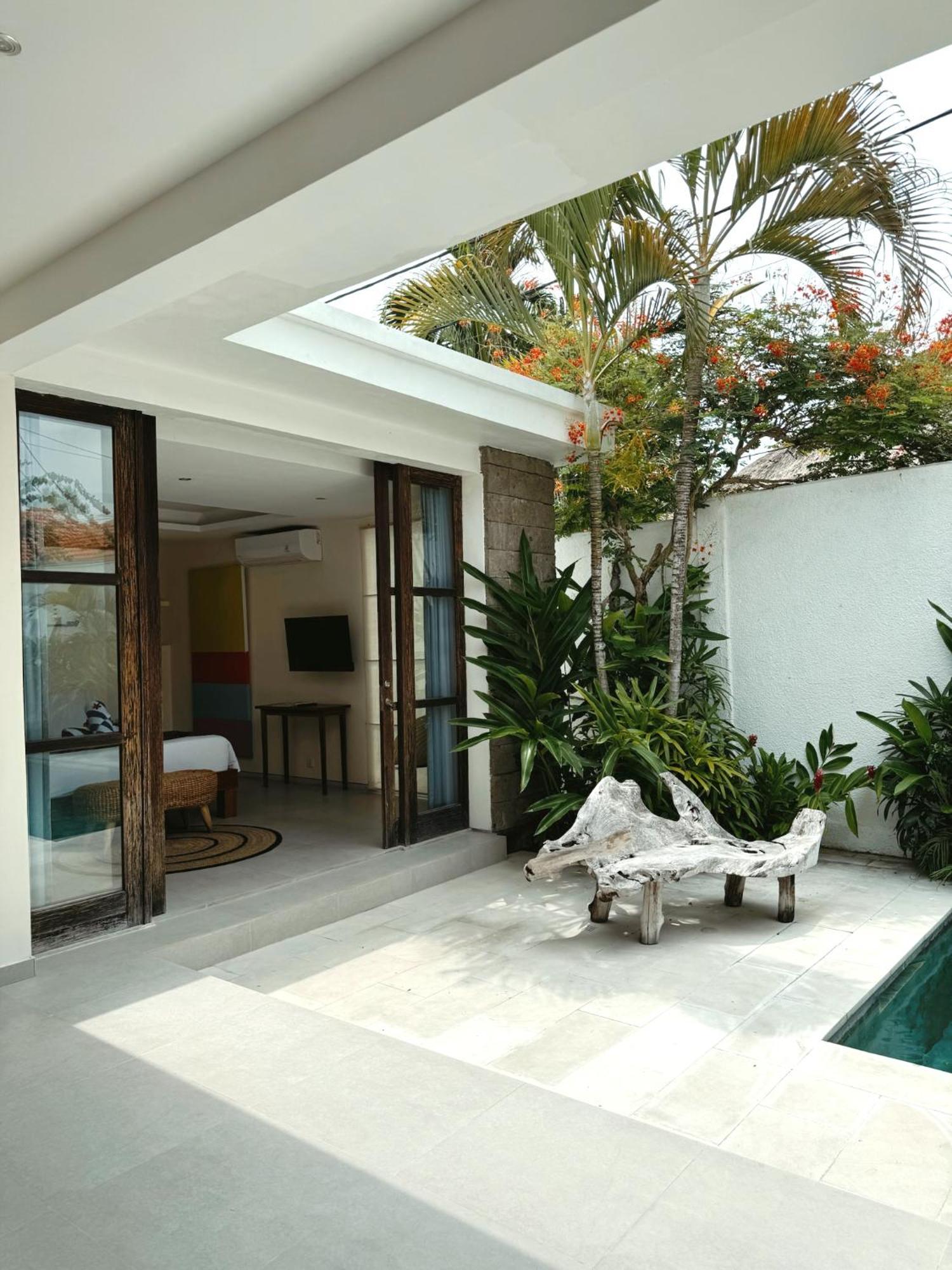 Aster Villa Seminyak Exteriör bild
