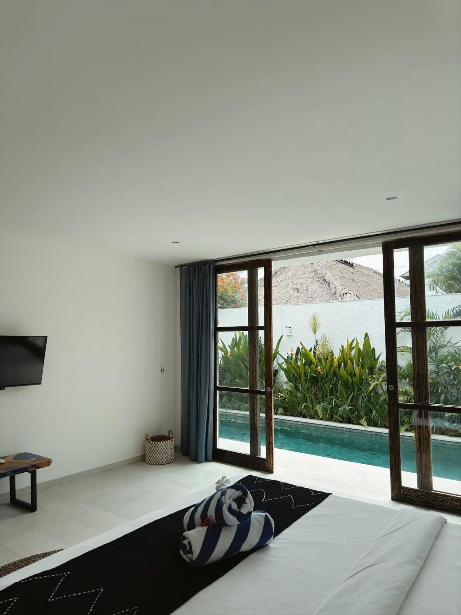 Aster Villa Seminyak Exteriör bild
