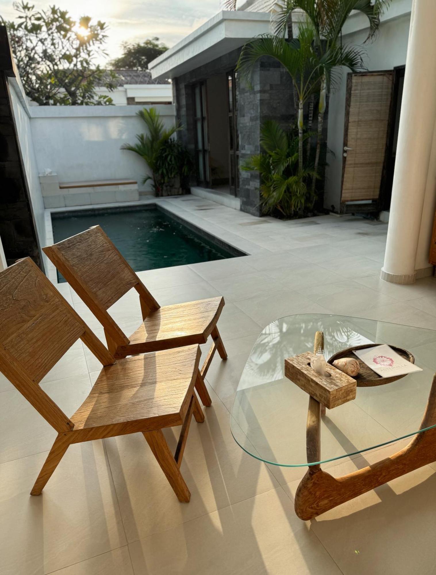 Aster Villa Seminyak Exteriör bild